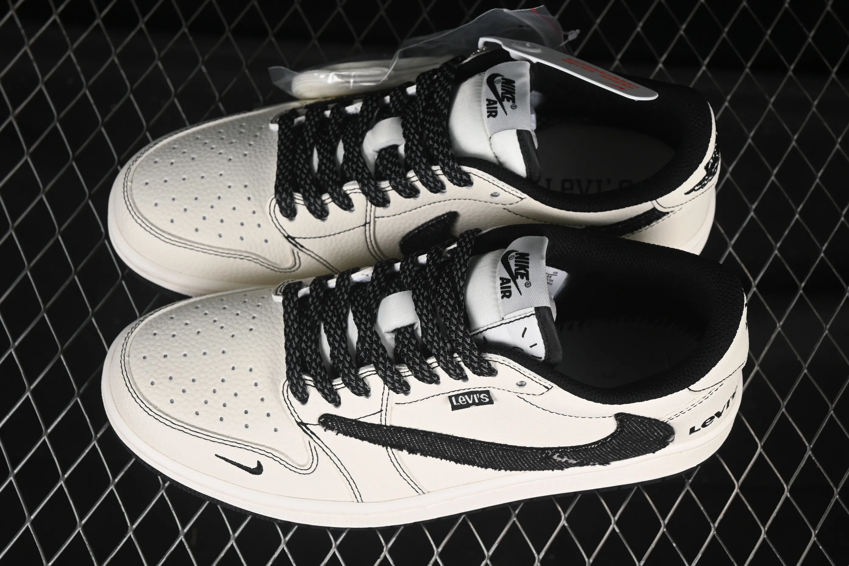 All categories Air Jordan Jordan series basketball shoes Air Jordan 1 Low High-end customized low-top sneakers Levis x Jordan 1 Low AJ1 Joe 1 Levis joint low-top cultural casual sneakers LE2436-135